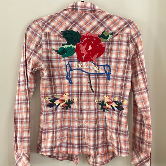 Beautiful plaid embroidered shirt - Picture 3 of 4
